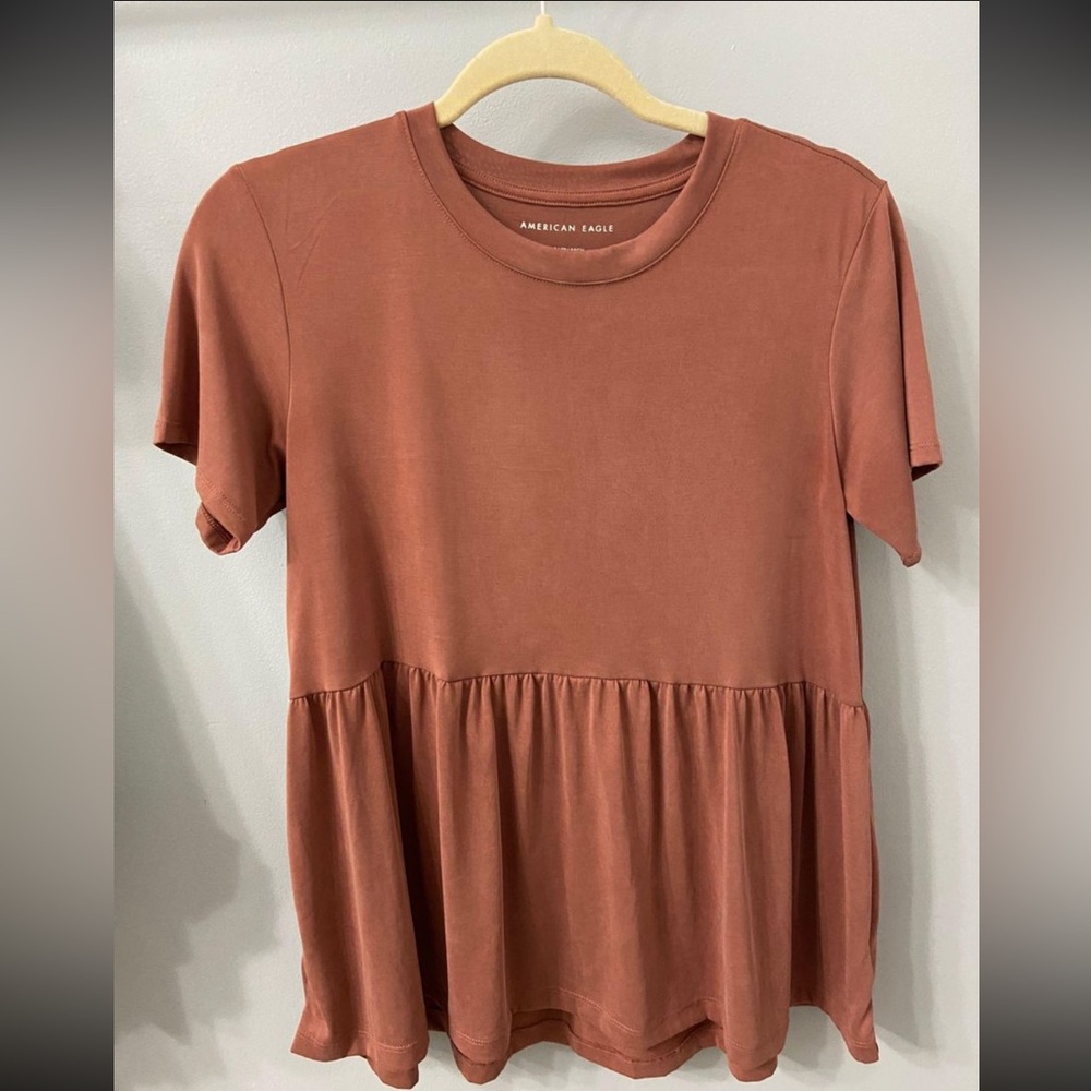 American Eagle Flowy Top